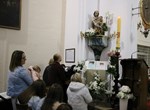 Biskup Radoš kod sestara uršulinki na proslavi Majke Milosti: "Marija je luka spasenja u burama života"